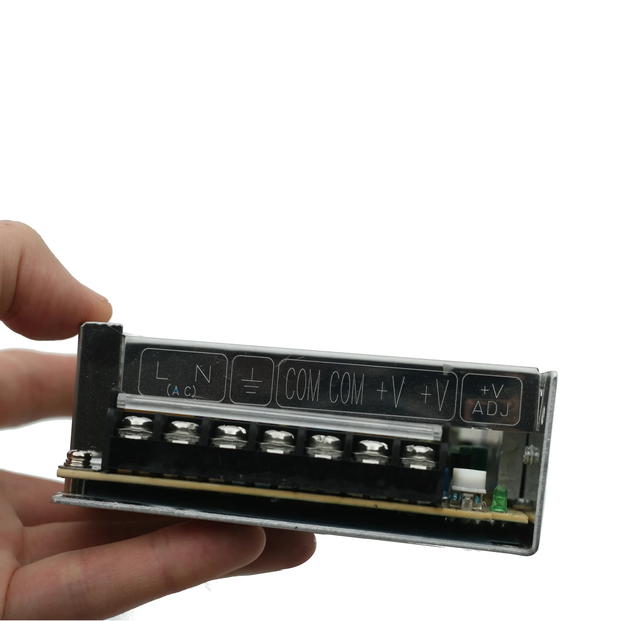 Источник питания INNOCONTвход: 220VAC, 1.3А, выход: 145W, 24VDC, 6A,-10 +50С, IP20, типы защиты: КЗ, перегрузка, перенапряжение SB-P-145-24